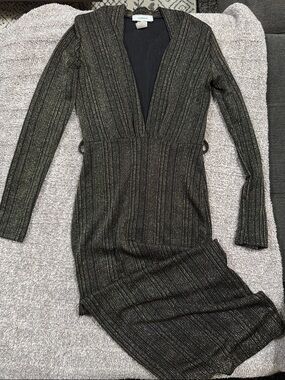 Codigo Metallic Ribbed Long Sleeve Midi Dress in Black